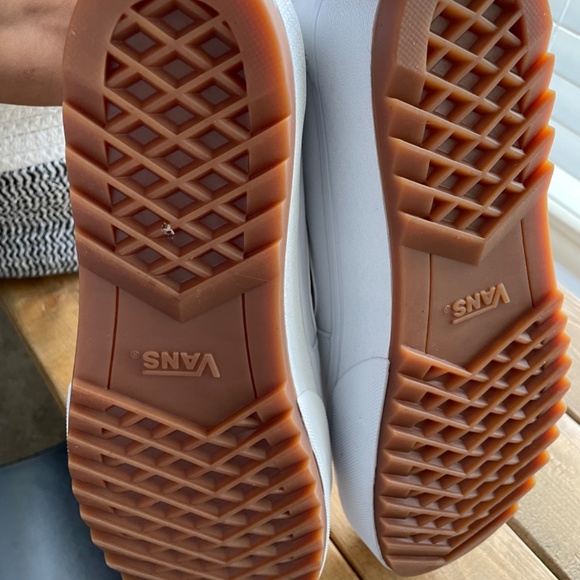 Vans - Picture 7 of 12